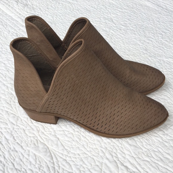 blaine ankle bootie